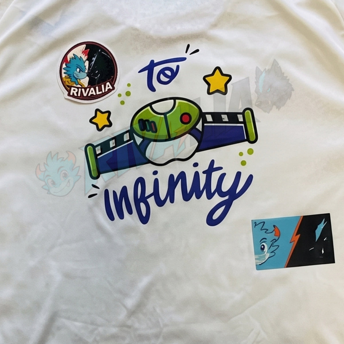 CAMISETA "AL INFINITO Y..."